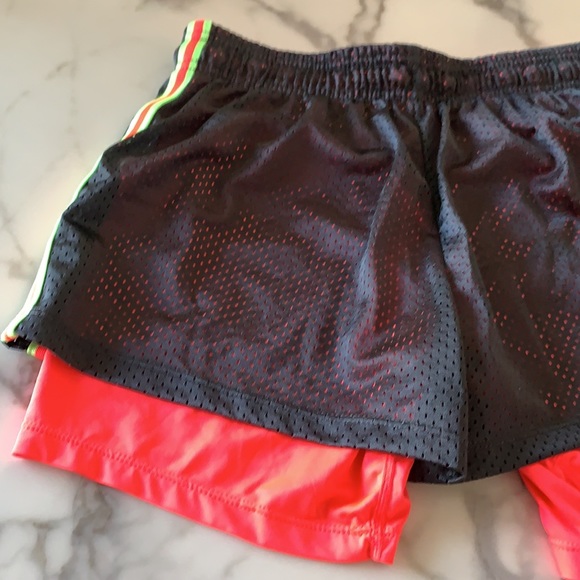 Layer8 running shorts - Picture 4 of 5